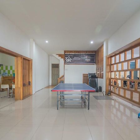 Hotel Reddoorz Near Gajah Mada Pontianak Exterior foto